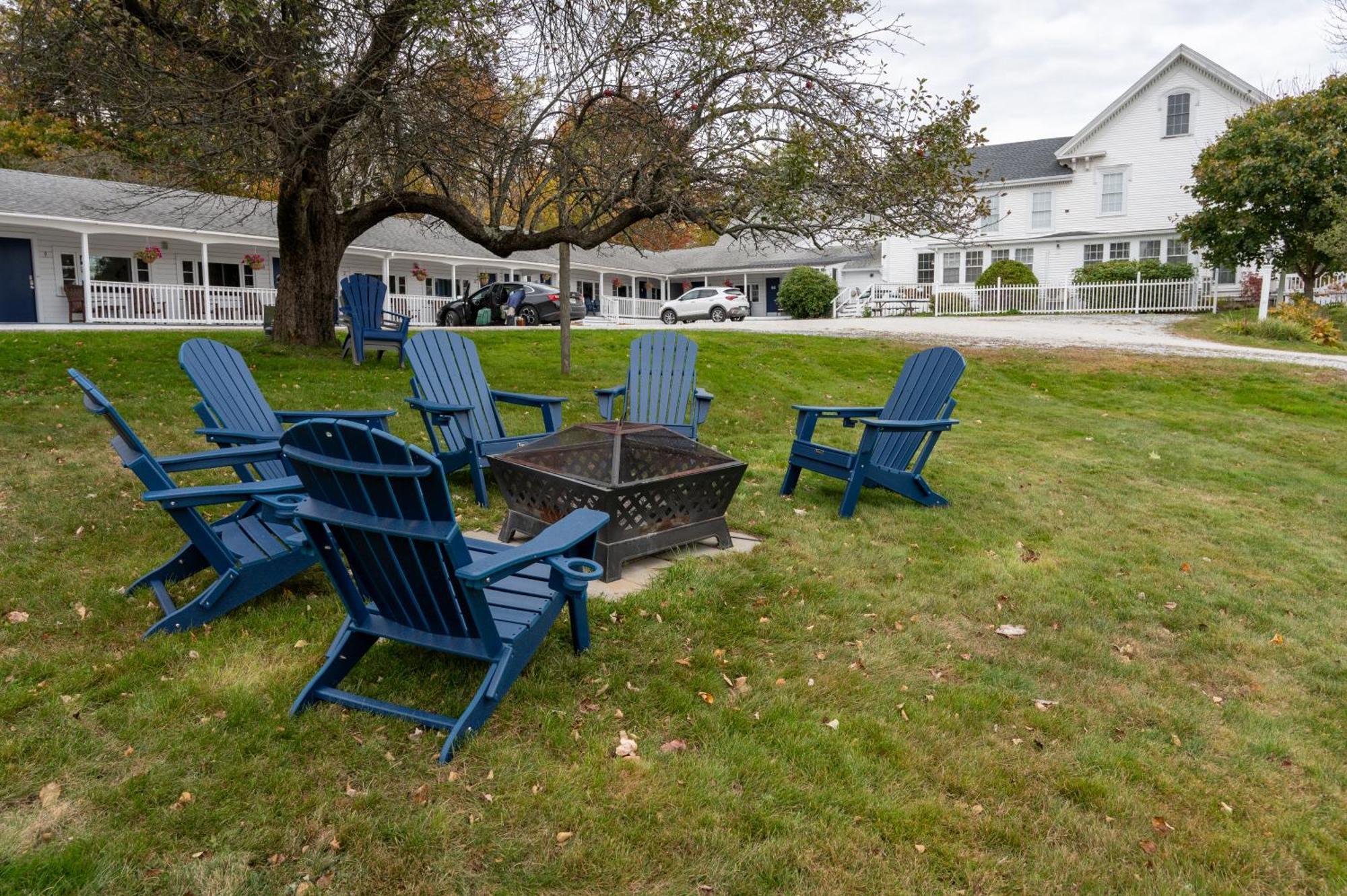 Yardarm Motel Searsport Exteriör bild