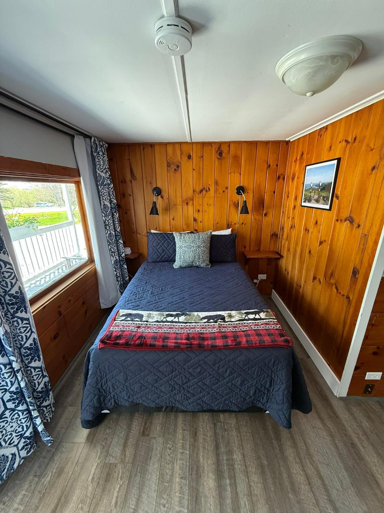 Yardarm Motel Searsport Exteriör bild