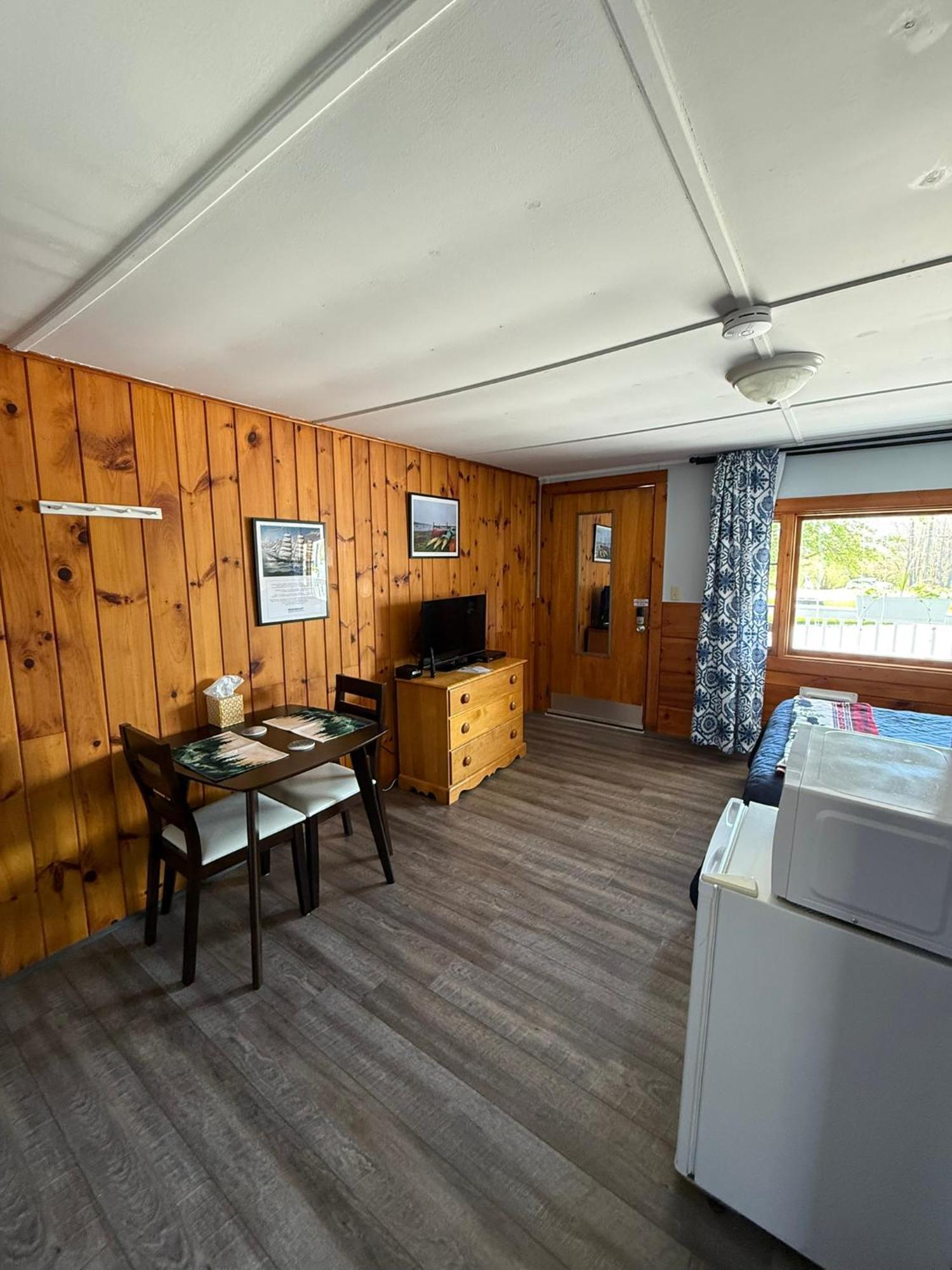 Yardarm Motel Searsport Exteriör bild