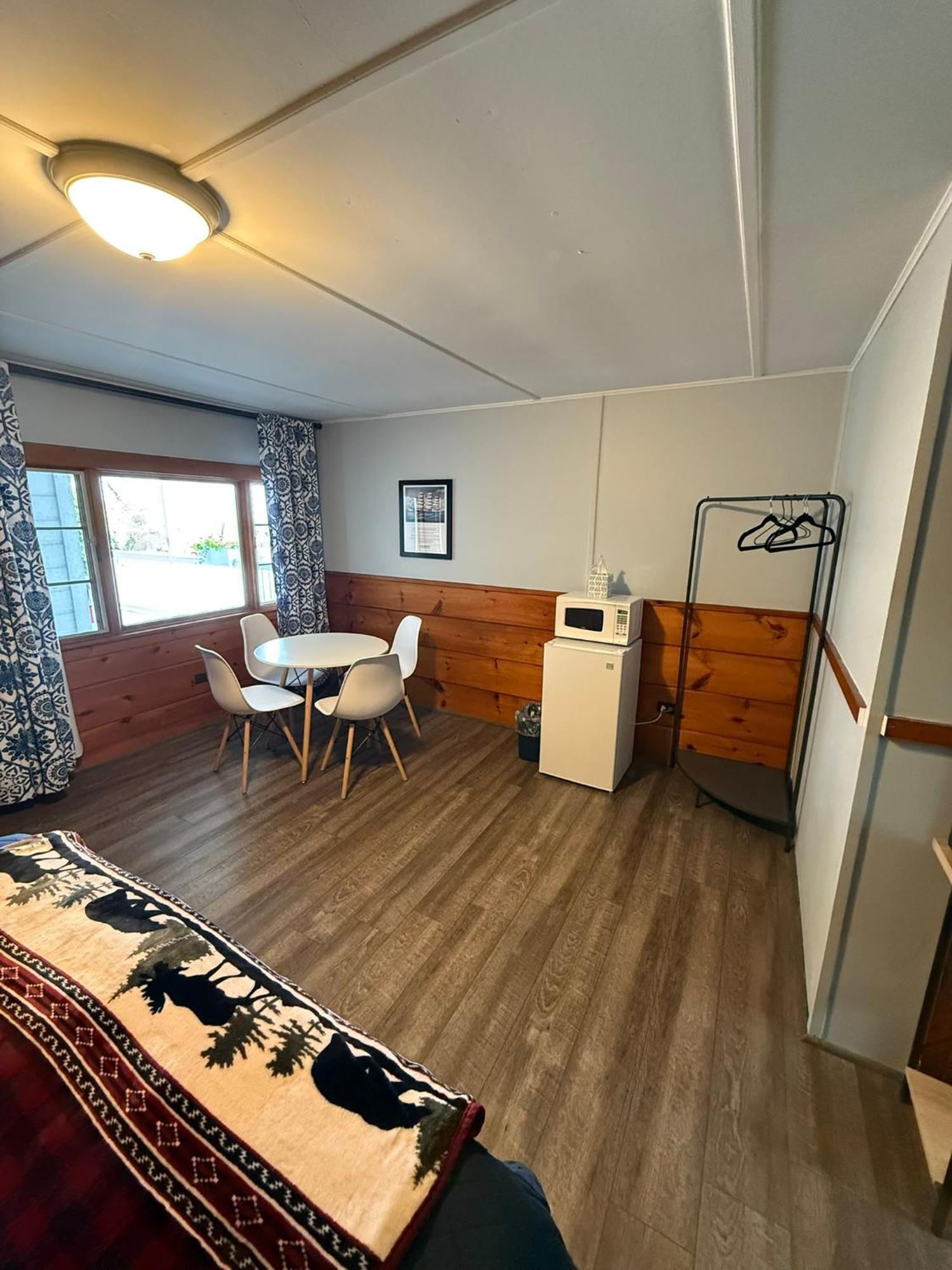Yardarm Motel Searsport Exteriör bild